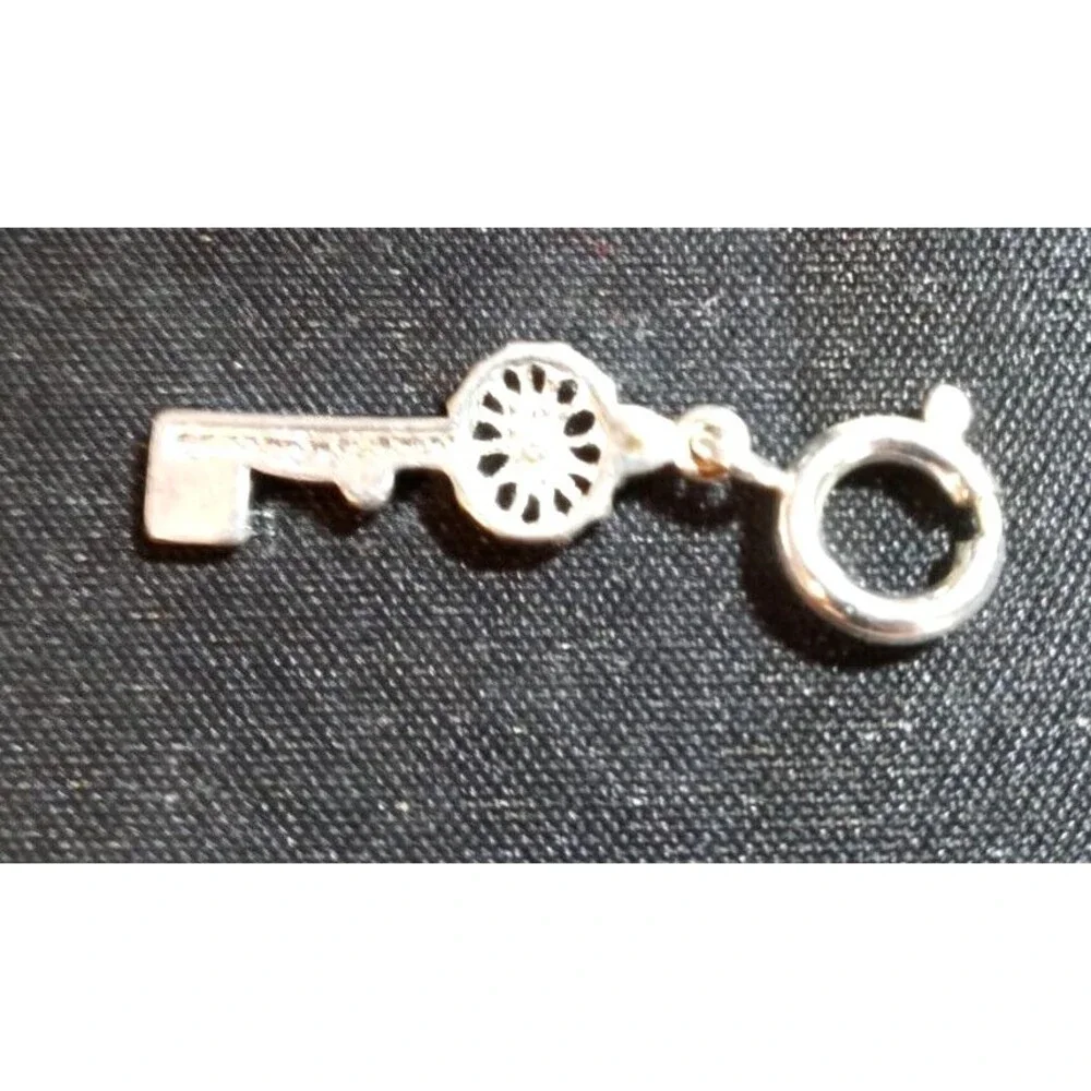 New Sterling Silver Key Charm for Bracelet or Pendant Gift Love - Picture 4 of 5